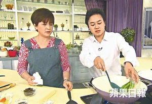 15ec3p5aaa.jpg (63 KB) 劉嘉麟自殺身亡不久,被TVB安排出鏡