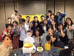 有網民在Do姐生日party上與903DJ的合照key上周柏豪M巾廣告的造型及「攝石人」吳若希