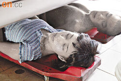 GillAndJunoInMorque.jpg (103 KB) GillAndJunoInMorque