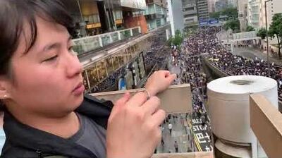 香港警察點選遊行人數，Click...Click..