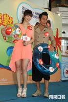 網民發現去年公開活動，呂慧儀就有塗過黑指甲油，並非如她所述的從沒塗過