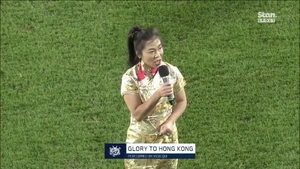 在7月23日舉行的一場世界盃欖球賽香港對湯加的賽事中，歌手清唱中國國歌時，字幕卻彈出願榮光歸香港的字眼