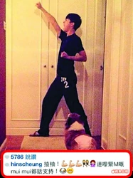 09ec1p1newnew.jpg (84 KB) 張敬軒雖被收聲,但他將振臂高呼暗撐學民思潮的照片放上Instagram,他笑言連M到的愛犬都支持。