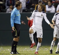 439x.jpg (52 KB) 碧咸:Who Fuckin' Cares?