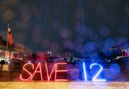 台灣有市民在台灣不同著名地點以燈管砌成「SAVE12」口號，聲援12港人。