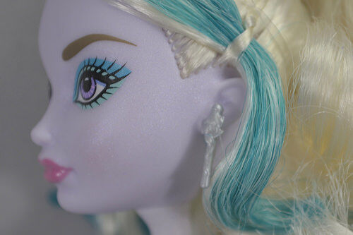 Boneca Básica- Faybelle Thorn, Wiki Ever After High