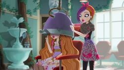 Boneca DG-Holly O'Hair, Wiki Ever After High