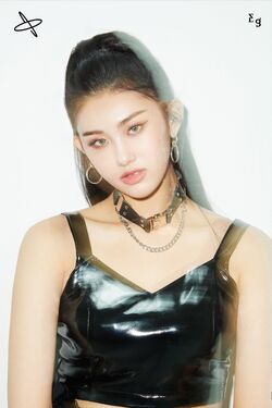 Everglow HUSH Adios シヒョン SIHYEON トレカ セットの通販 by