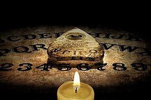 Ouija Board.jpg (64 KB) A Ouija board.