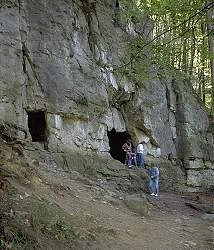 Lippold's cave - entrance.jpg (15 KB) The cave's exterior