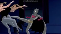 DAWFjrWUQAEHW4--1.jpg (57 KB) Batwoman kick Raven and Jay together