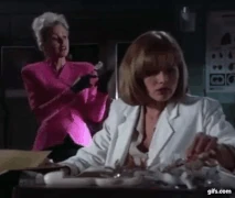 Michelle Phillips14.gif (6.1 MB)