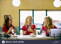 Christina-applegate-gwyneth-paltrow-kelly-preston-view-from-the-top-BPJWXW.jpg (157 KB)