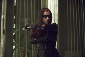 Ustv-arrow-birds-of-prey-still-05