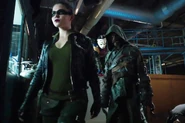 Artemis-is-a-traitor-on-team-arrow.jpg (432 KB)