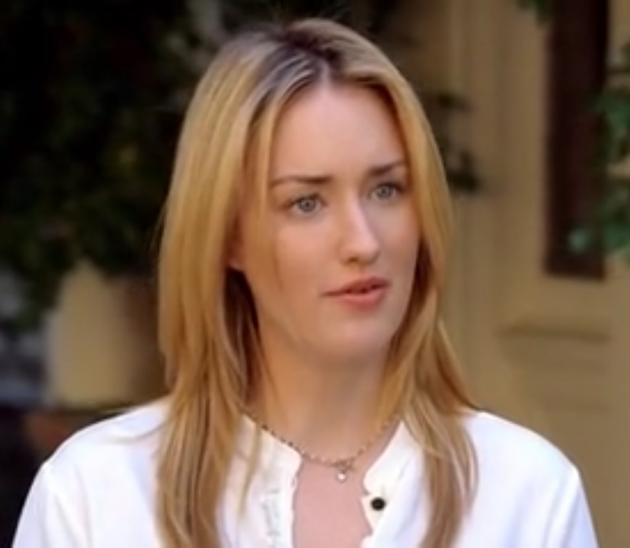 Narval — Ashley Johnson as Clara Tennant in The Mentalist