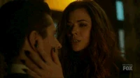 Gotham Ivy Pepper 06G.gif (4.41 MB) Ivy kills a man with her poison
