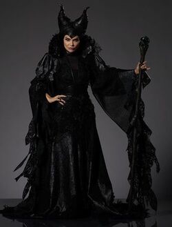 Rowena MacLeod Costume, Carbon Costume