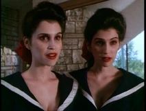 TFTC-Season-4-Stills-tales-from-the-crypt-8240660-345-261.jpg (21 KB)