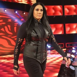 Ich tanze barfuß durch mein Leben! 🪅 #feetgirl #füße #barfuß #withoutshoes  #blumen #romantischestrasse #body #hotpants #highwaist #tanzen #dance #leg  #beine #without #weiß #glück #glücklich #happy #enjoylife barefoot #f  #schuhe #e #feet #sse #, image size:250x250