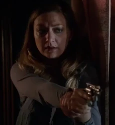 Eva Mason Gun.png (300 KB) Eva pointing a gun at Leonard Brooks