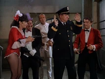 Batman-PenguinsNest16.jpg (55 KB)