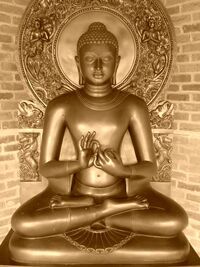 450px-Buddha-Sarnath-sepia