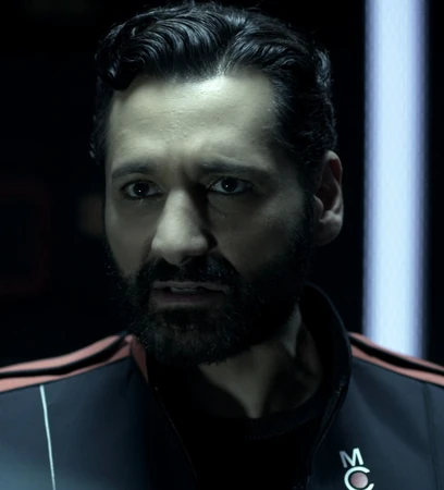 Cas Anvar as Alex Kamal