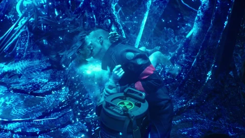 Julie and Miller kiss