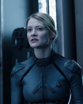 S02E03-SarahAllen as Hillman 00d