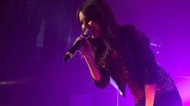 Victoria cantando en 2011