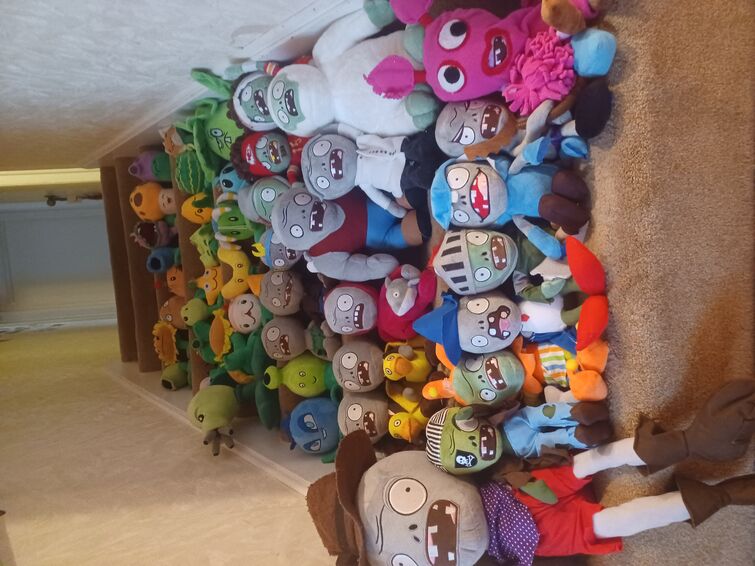 Pvz cheap plush collection