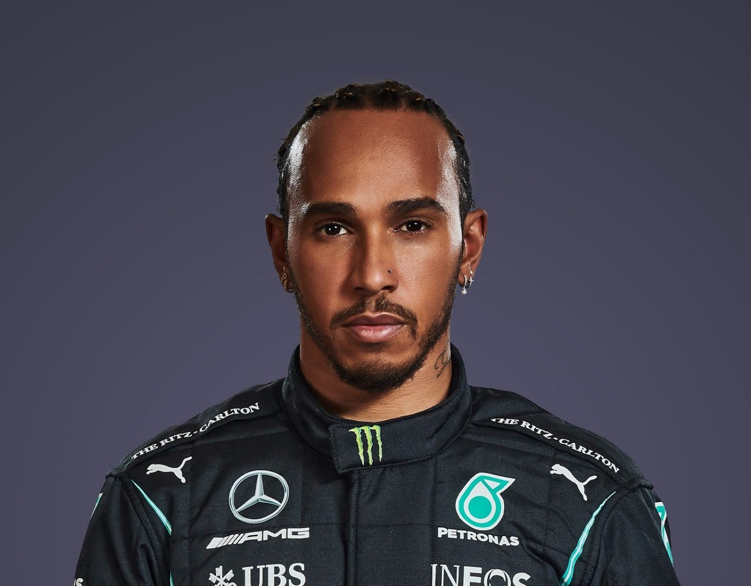 On the Road with Lewis Hamilton, Who Plays Mario Kart Before