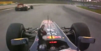 Vettel-giving-the-middle-finger-after-collision-with-Karthikeyan