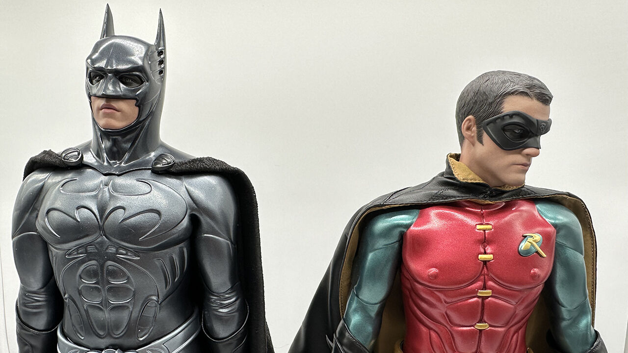 Batman Forever Hot Toys Figures Vividly Bring Batman and Robin Back to the  90s | Fandom