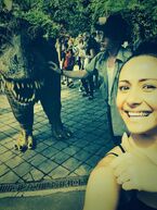 Tweeted by Klariza on July 26th: "Made a new friend at the @edenproject today #dinoselfie #betterthentheoscarsselfie".