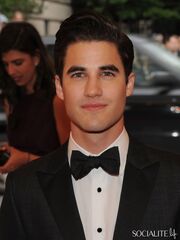 Darren-criss-2012-met-ball-05072012-01-435x580