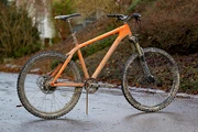 Ein dreckiges Hardtail mit Federgabel