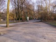 Im Randbereich des Parks an der Straße des 17. Juni in der Nähe vom S-Bahnhof Tiergarten