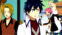 Gray holding tiny Natsu