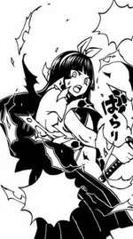 Quimono de Kagura é cortado