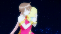 Éclair hugs Momon