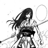 Erza se pone de pie