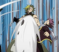 Natsu golpeando a Jackal