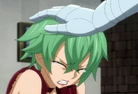 Erza perdona a Moulin Rouge