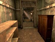 The Tops Benny's back door.jpg (241 КБ) Вхід в таємну майстерню