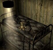 DeadKidTeddy.jpg (158 kB) El niño al que se le lee el poema