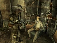 Simms Burke conflict.jpg (84 kB) Simms intentando arrestar al Sr. Burke