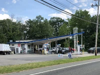 The real-life New York gas station serving as the set piece for the Red Rocket