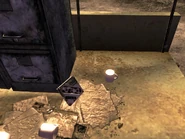 麻吉的模块在一辆卡车里，位于保安机器人拆解工厂前方